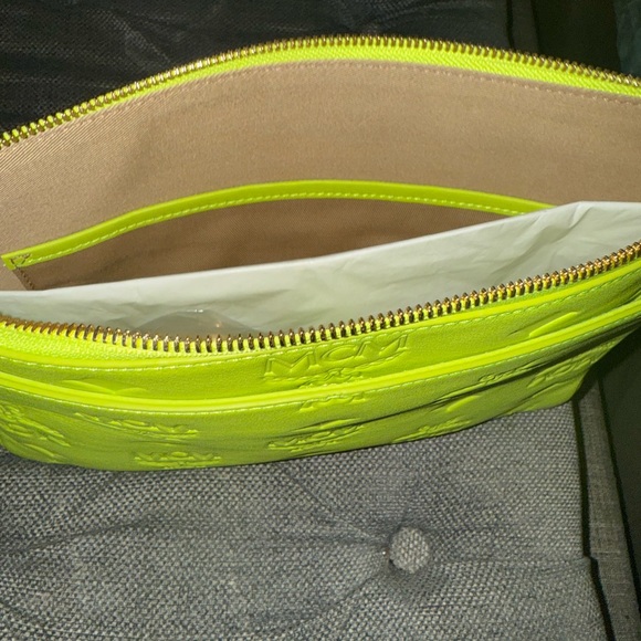 Brand new mcm crossbody/clutch/pouch - Picture 4 of 10